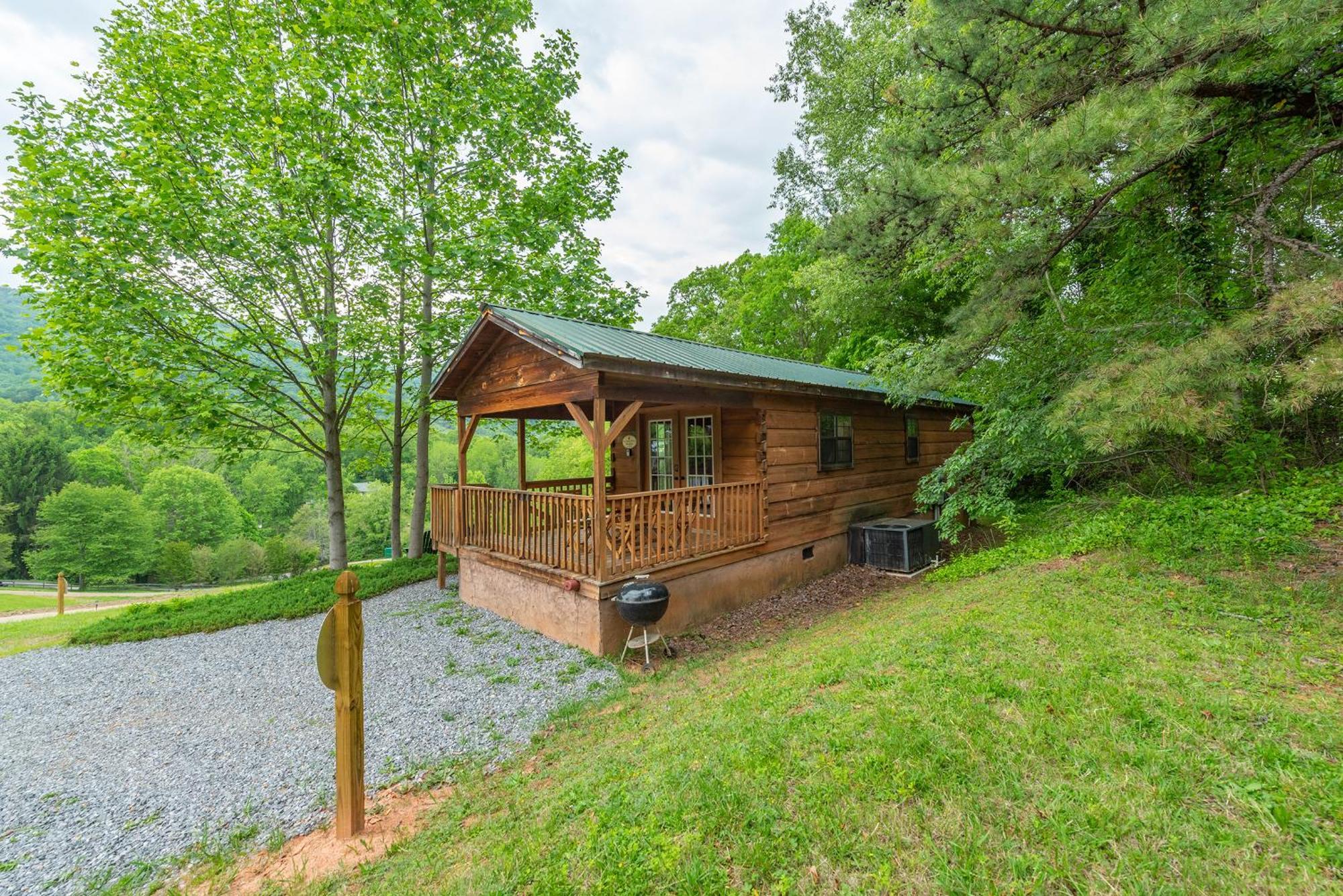 Engadine Inn And Cabins Candler Exterior foto