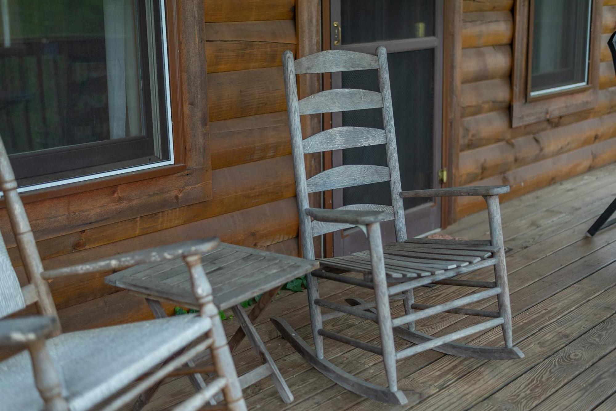 Engadine Inn And Cabins Candler Exterior foto